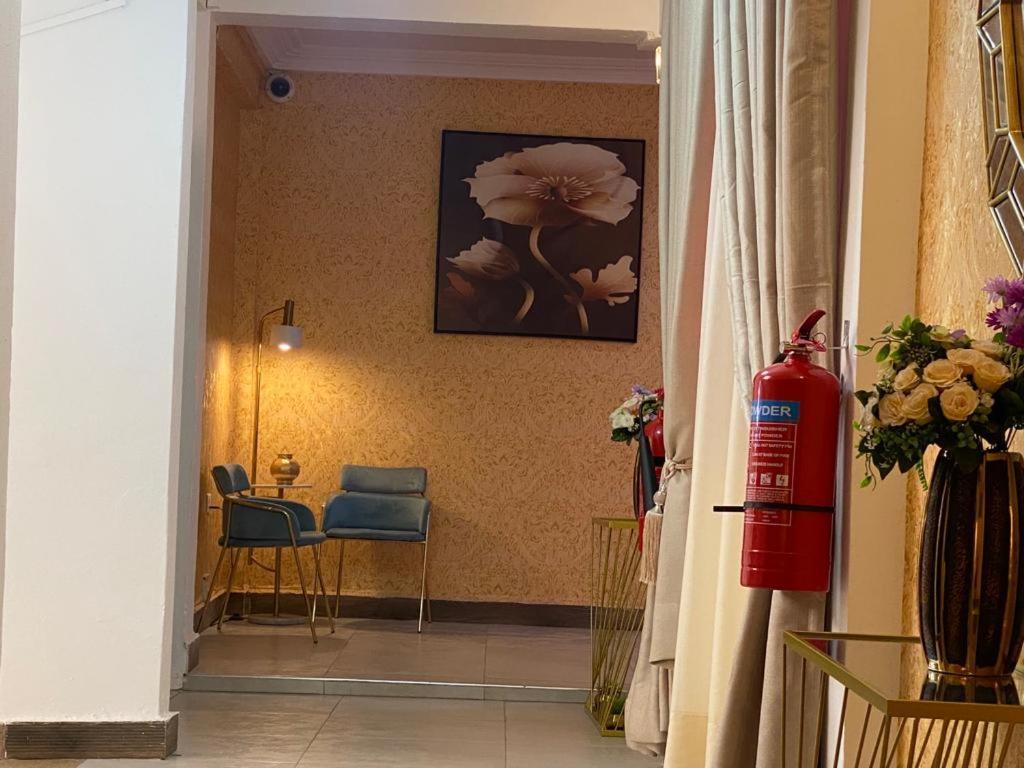 Milton Avenue Suites Аккра Экстерьер фото