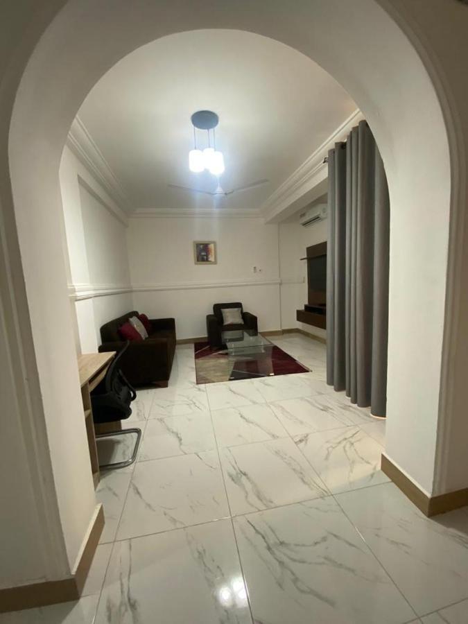 Milton Avenue Suites Аккра Экстерьер фото